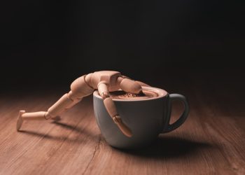 Καφεΐνη και Υγεία: Όλα Όσα Πρέπει να Ξέρετε πριν πιείτε τον Επόμενο Καφέ