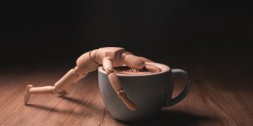 Καφεΐνη και Υγεία: Όλα Όσα Πρέπει να Ξέρετε πριν πιείτε τον Επόμενο Καφέ