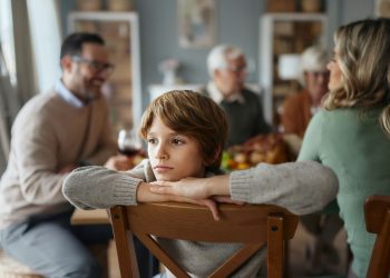 Τι κάνουμε όταν τα παιδιά μας δεν εγκρίνουν τον σύντροφο της ζωής μας