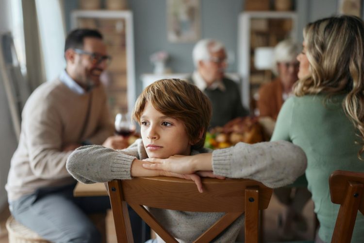 Τι κάνουμε όταν τα παιδιά μας δεν εγκρίνουν τον σύντροφο της ζωής μας