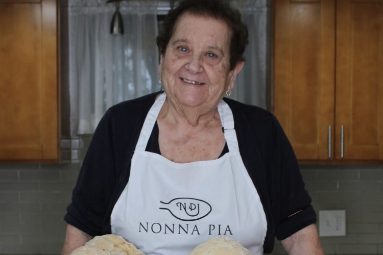 Η γιαγιά που έγινε TikTok star χωρίς να το καταλάβει