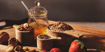Μέλι αντί για ζάχαρη: Πιο υγιεινό ή απλώς πιο ακριβό;