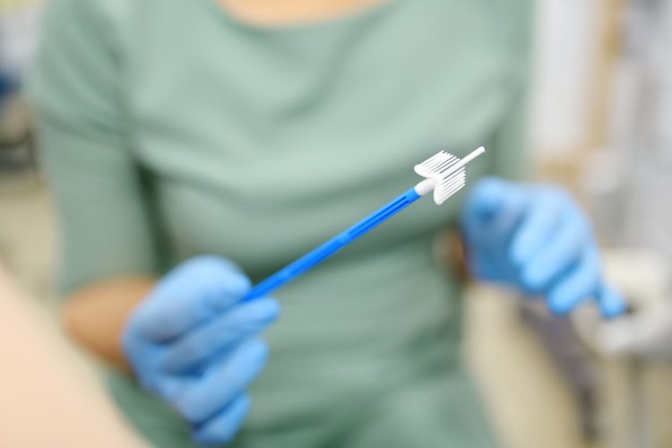 Νέες οδηγίες για τον προσυμπτωματικό έλεγχο του καρκίνου του τραχήλου της μήτρας: Ένα σημαντικό βήμα για την υγεία των γυναικών