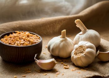 Το σκόρδο, η πίεση και η γιαγιά που ξέρει καλύτερα από τον καρδιολόγο