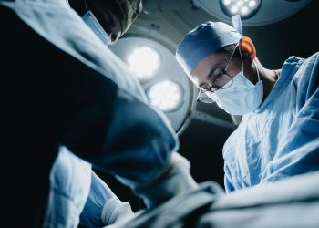 «100 γιατροί, ένα θαύμα»: Η πρωτοποριακή μεταμόσχευση προσώπου που σπάει τα όρια της ιατρικής