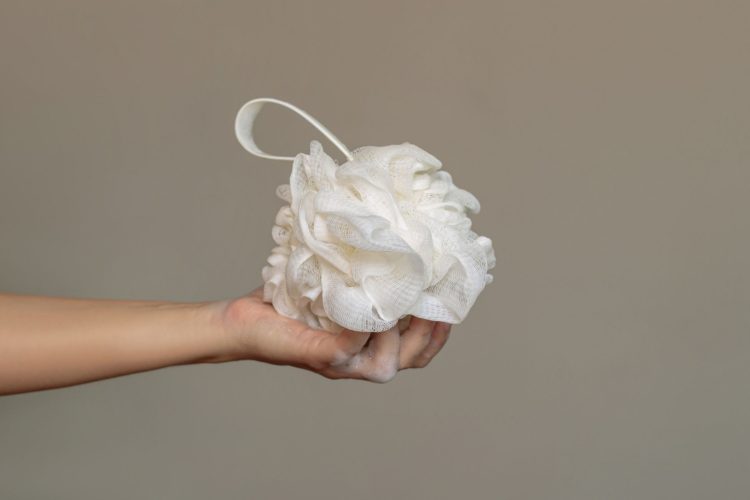 Κάθε πότε πρέπει να αλλάζουμε το σφουγγάρι μπάνιου;