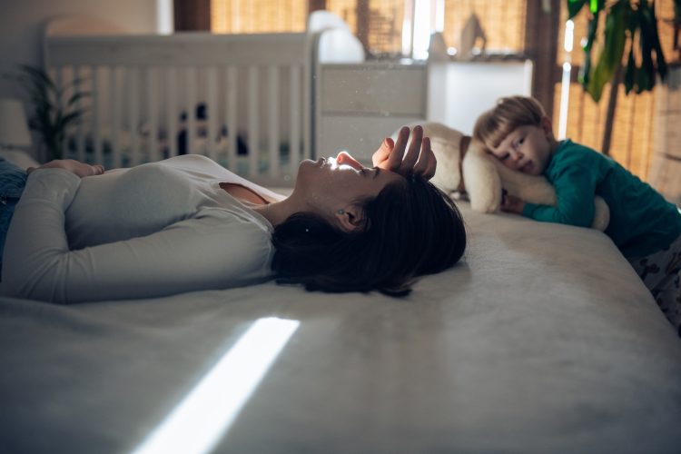 μοναξιά της μητρότητας