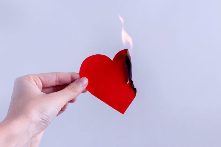 Όταν ο ένας σύντροφος «καταπίνει» τον άλλον