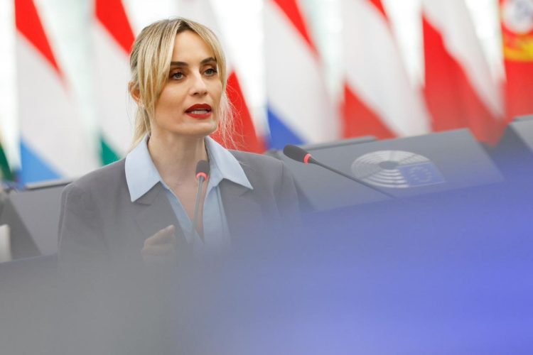 Ελεονώρα Μελέτη στο Ευρωκοινοβούλιο: «3.500 παιδιά κάθε μήνα θύματα κακοποίησης στο διαδίκτυο- Τα παιδιά μας θα σκεφτούμε, όχι τις πλατφόρμες»
