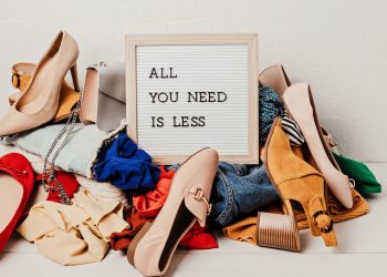 Η παγίδα της κατανάλωσης: Γιατί οι αγορές δεν γεμίζουν το κενό