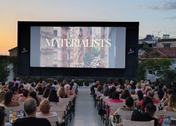 Cine Paris στην Πλάκα: Πότε ανοίγει και γιατί τα θερινά σινεμά είναι η πιο όμορφη καλοκαιρινή συνήθεια