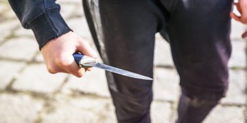 Παιδιά με μαχαίρια