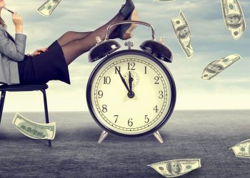 Μας έπεισαν ότι τα χρήματα φέρνουν ευτυχία και τώρα πληρώνουμε το τίμημα