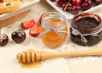 Νέες ετικέτες, νέες επιλογές: Τι πρέπει να γνωρίζουμε για μέλι, μαρμελάδες και χυμούς