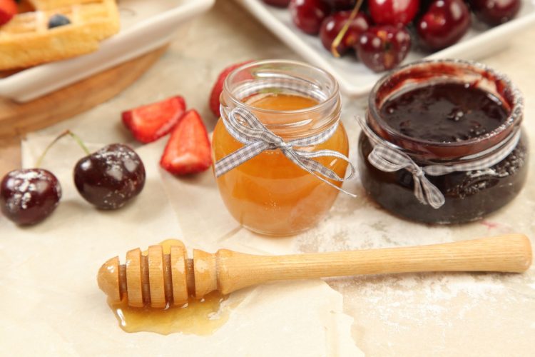 Νέες ετικέτες, νέες επιλογές: Τι πρέπει να γνωρίζουμε για μέλι, μαρμελάδες και χυμούς