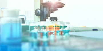 Όταν οι φαρμακευτικές «ξεχνούν» τους ασθενείς, χάνουν την εμπιστοσύνη — τι δείχνει νέα παγκόσμια έρευνα