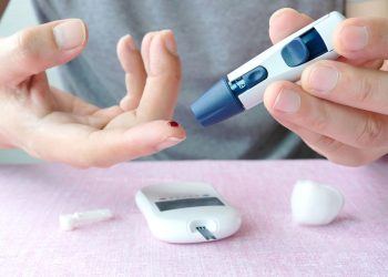 FDA: Πρώτο σύστημα συνεχούς παρακολούθησης γλυκόζης χωρίς συνταγή και για παιδιά