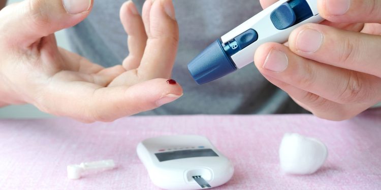 FDA: Πρώτο σύστημα συνεχούς παρακολούθησης γλυκόζης χωρίς συνταγή και για παιδιά
