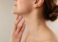 Neck Lift: Σε ποια ηλικία προτείνεται και γιατί;