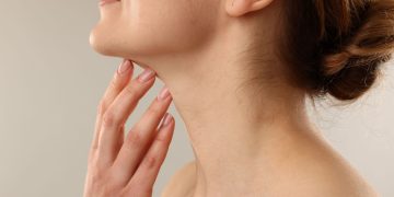Neck Lift: Σε ποια ηλικία προτείνεται και γιατί;