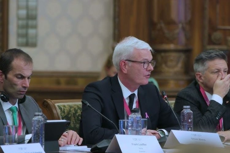 Oliver Bleck (Roche): Η πολιτική βούληση και οι στρατηγικές επενδύσεις απαραίτητες για την ενίσχυση της φαρμακευτικής καινοτομίας σε Ευρώπη και Ελλάδα