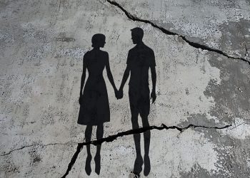Τα 4 Άλογα της Αποκάλυψης του John Gottman: Οι τέσσερις συμπεριφορές που διαβρώνουν μια σχέση