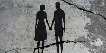 Τα 4 Άλογα της Αποκάλυψης του John Gottman: Οι τέσσερις συμπεριφορές που διαβρώνουν μια σχέση