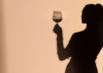 Γυναίκα και αλκοόλ