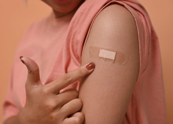 HPV: Το εμβόλιο που μπορεί να οδηγήσει στην εξάλειψη του καρκίνου του τραχήλου της μήτρας