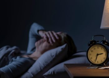 Μπορεί η έλλειψη ύπνου να μας κάνει να πάρουμε βάρος;