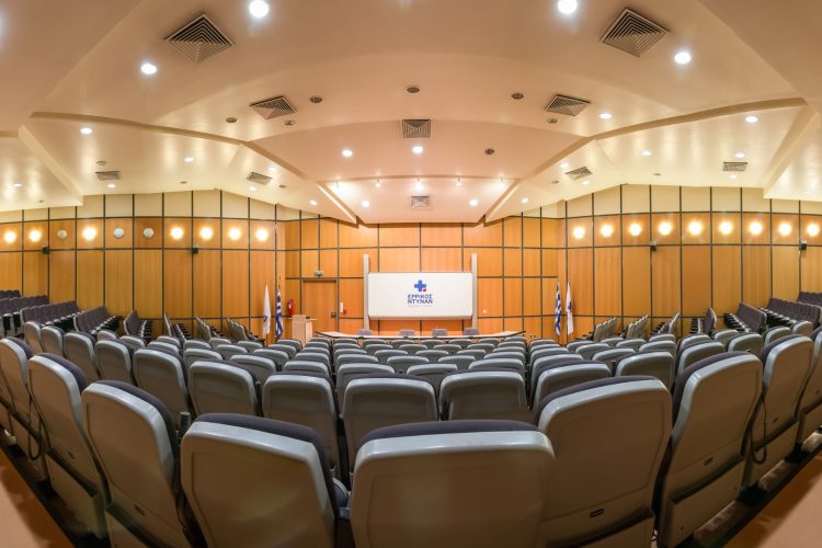 Ερρίκος Ντυνάν: Ο ακαδημαϊκός Γεώργιος Χρούσος στην πρεμιέρα του μοριοδοτούμενου εκπαιδευτικού προγράμματος