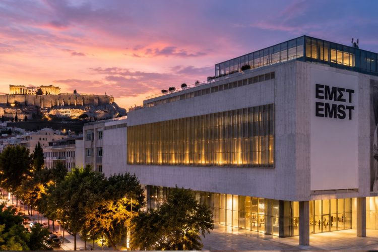 Η Αθήνα στον χάρτη της σύγχρονης τέχνης: Η ευρωπαϊκή διάκριση του ΕΜΣΤ που αξίζει να προσέξουμε