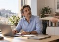 Ο πάντα πρόθυμος συνάδελφος: Όταν το «ναι» γίνεται παγίδα